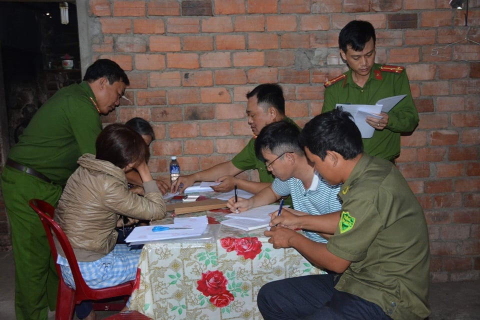 Công an Quảng Nam bắt quả tang 1 phụ nữ sản xuất bột ngọt giả quy mô lớn