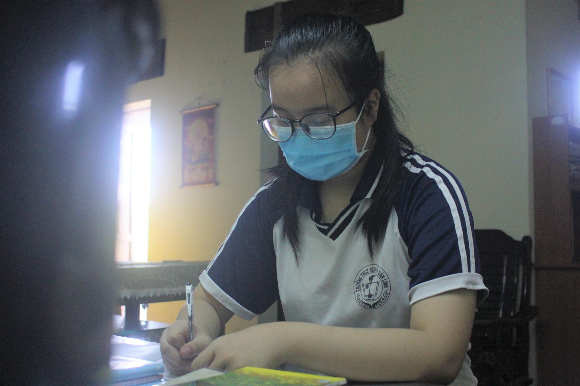 Hành trình kiếm chữ đầy gian nan của con em công nhân khó khăn