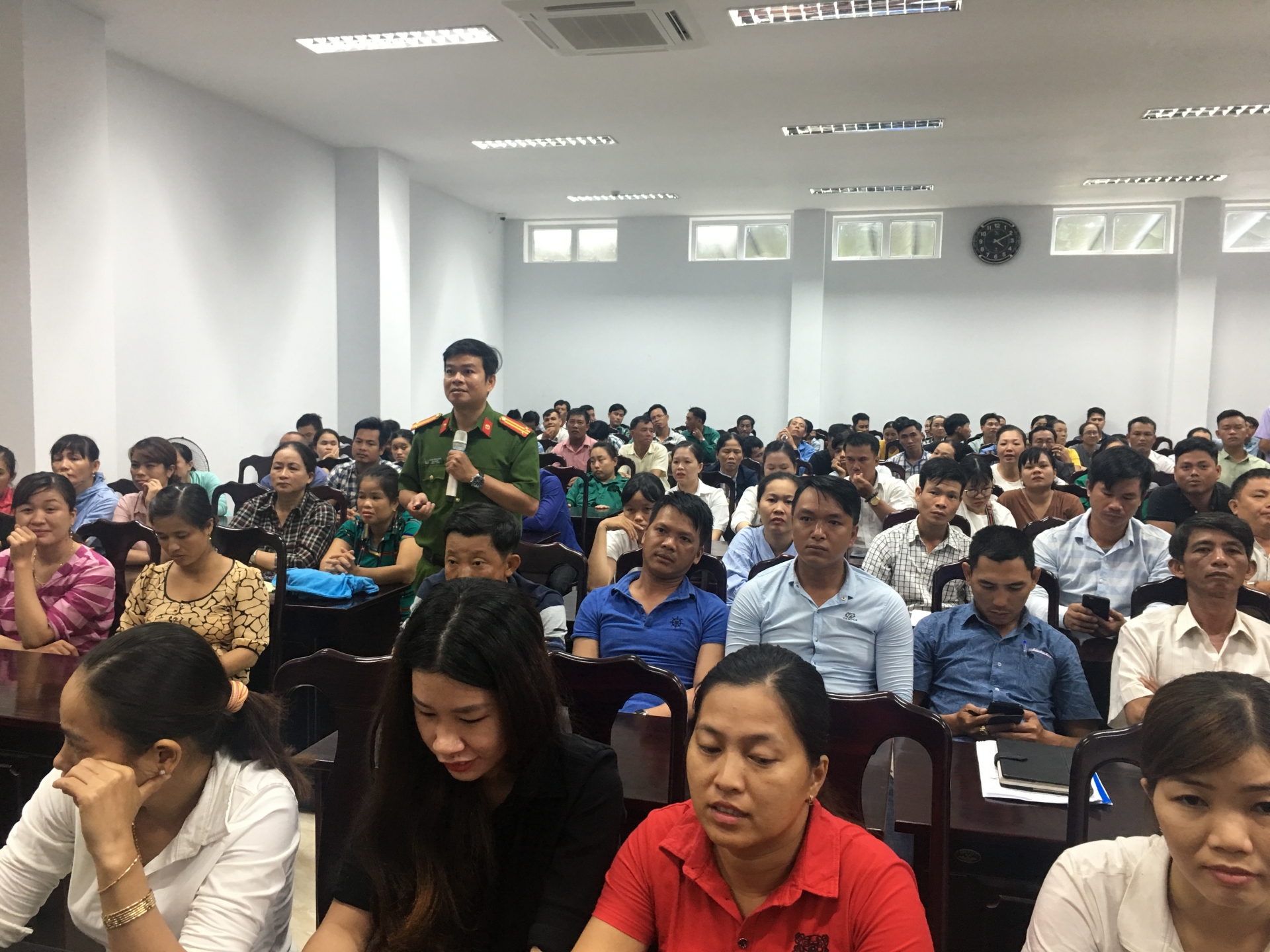 Đa dạng hóa hình thức tuyên truyền, phổ biến pháp luật trong CNLĐ da dang hoa hinh thuc tuyen truyen pho bien phap luat trong cnld