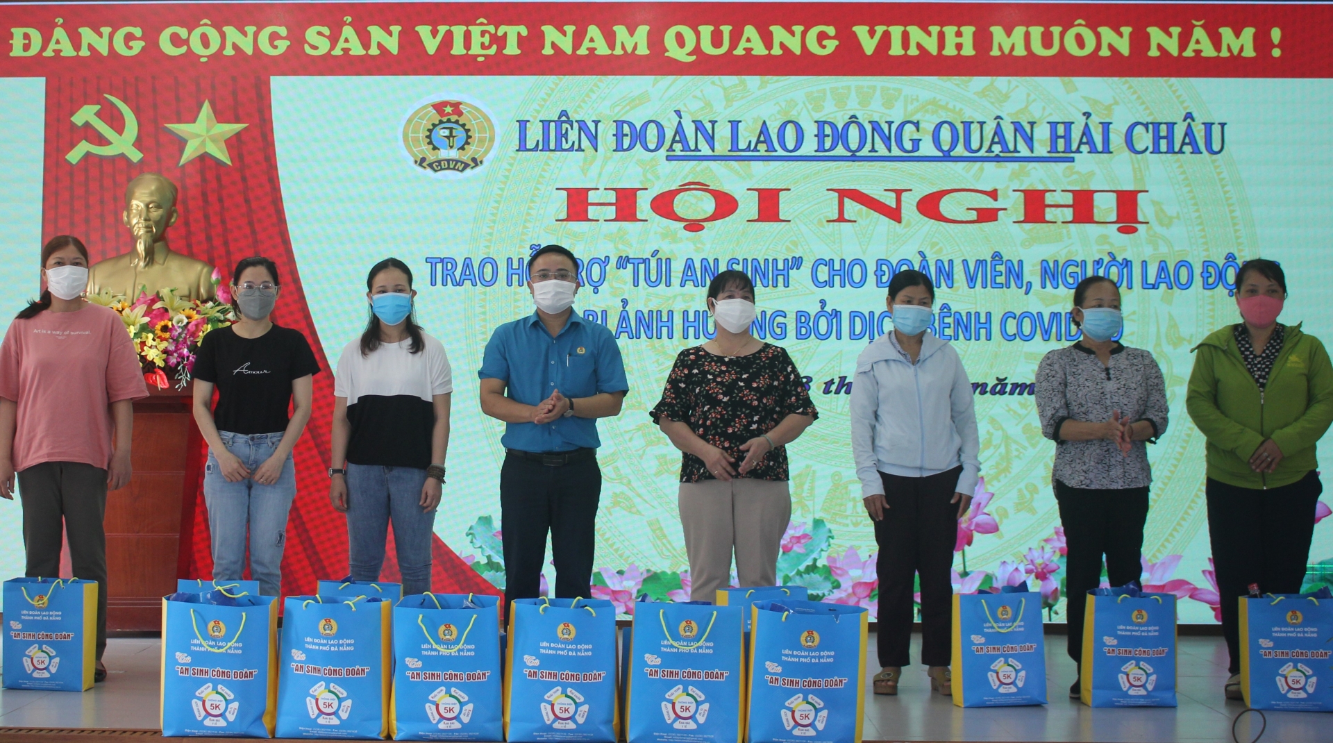 LĐLĐ quận Hải Châu hỗ trợ người lao động bị ảnh hưởng dịch bệnh Covid-19 LĐLĐ quận Hải Châu hỗ trợ người lao động bị ảnh hưởng dịch bệnh Covid-19