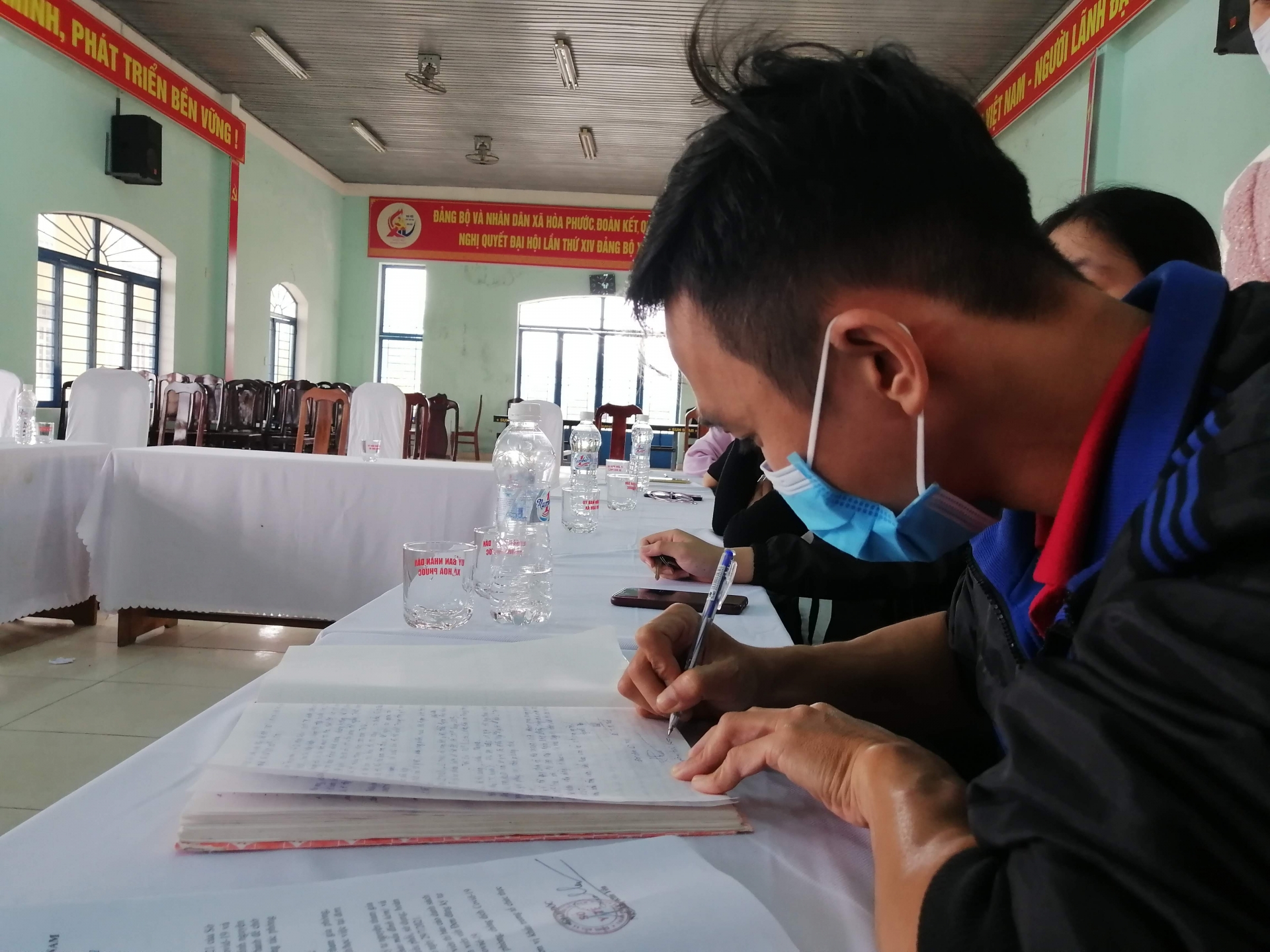 Các tình nguyện viên y tế vui mừng khi nhận được hỗ trợ đúng mức Các tình nguyện viên y tế vui mừng khi nhận được hỗ trợ đúng mức