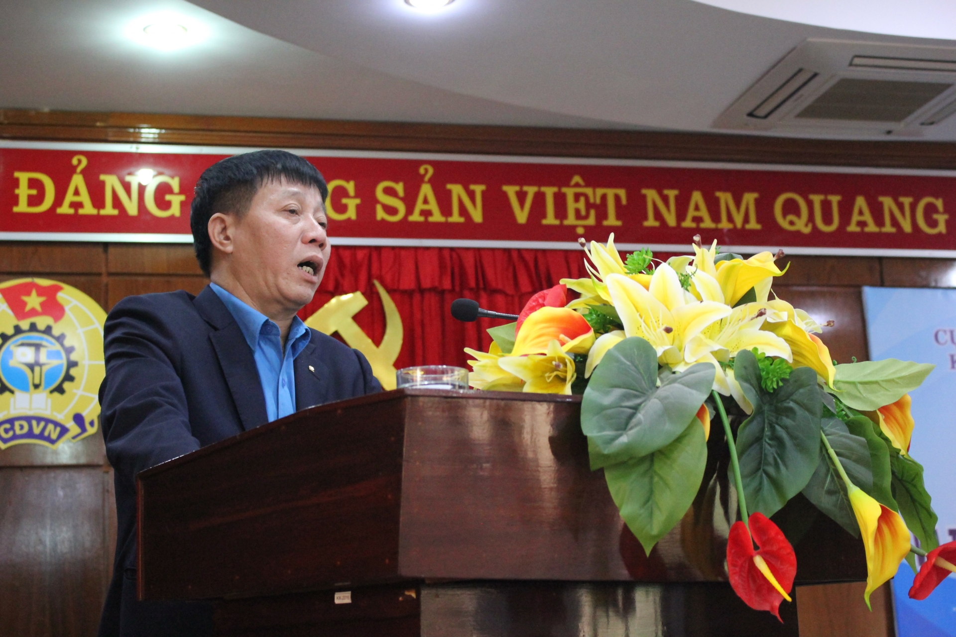 LĐLĐ Quảng Nam nhận Cờ dẫn đầu, 4 đơn vị nhận xuất sắc ldld quang nam duoc suy ton la don vi dan dau trong cum thi dua