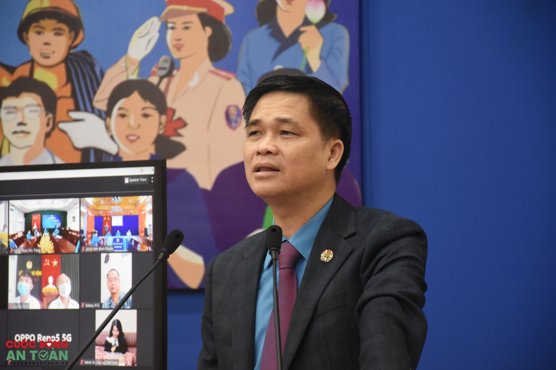 Vietcombank hỗ trợ doanh nghiệp, đồng hành cùng người lao động Vietcombank hỗ trợ doanh nghiệp, đồng hành với người lao động