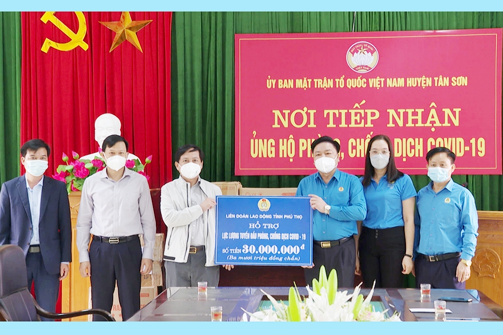 LĐLĐ tỉnh Phú Thọ hỗ trợ kịp thời lực lượng tuyến đầu phòng, chống Covid-19