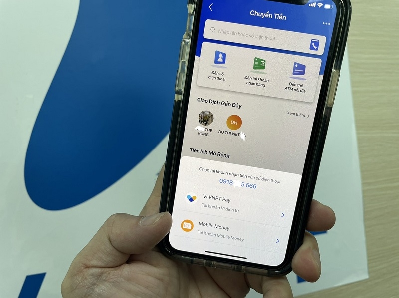Mobile Money: Dễ dàng sử dụng trên điện thoại phổ thông và smartphone Mobile Money: Dễ dàng sử dụng trên điện thoại phổ thông và smartphone