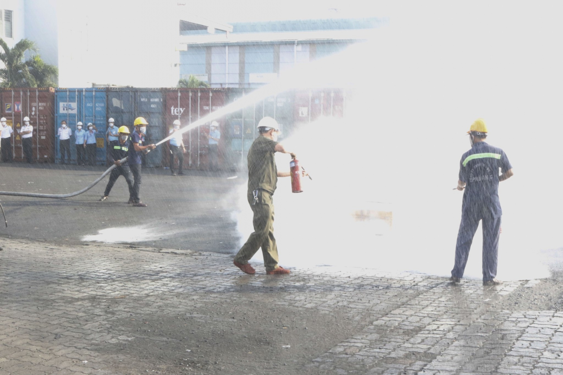 Công ty CP Kho vận Tân Cảng tổ chức diễn tập phòng cháy, chữa cháy Công ty CP Kho vận Tân Cảng tổ chức diễn tập phòng cháy, chữa cháy