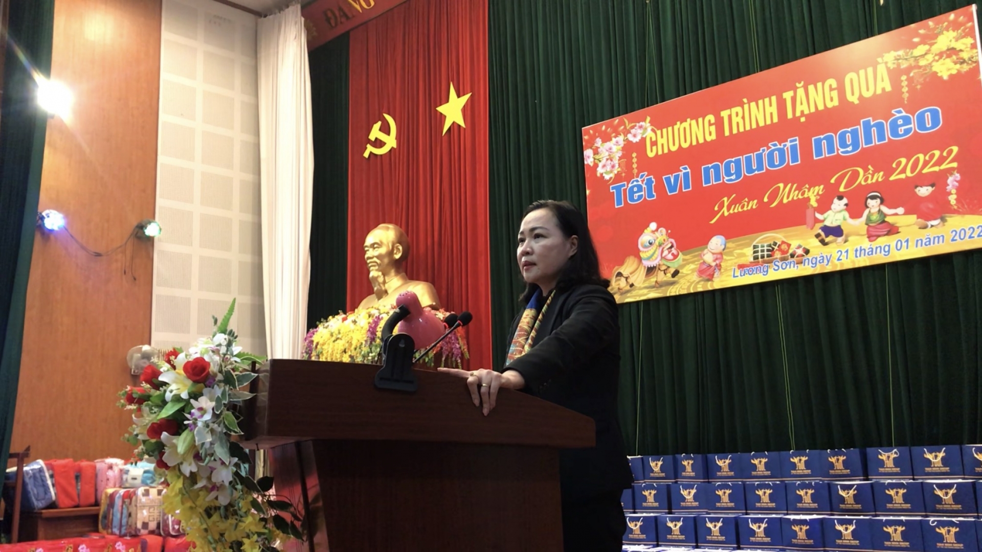 Tập đoàn Tuấn Minh Group: Trao quà Tết đến các cụ cao tuổi Tập đoàn Tuấn Minh Group: Trao quà Tết đến các cụ cao tuổi