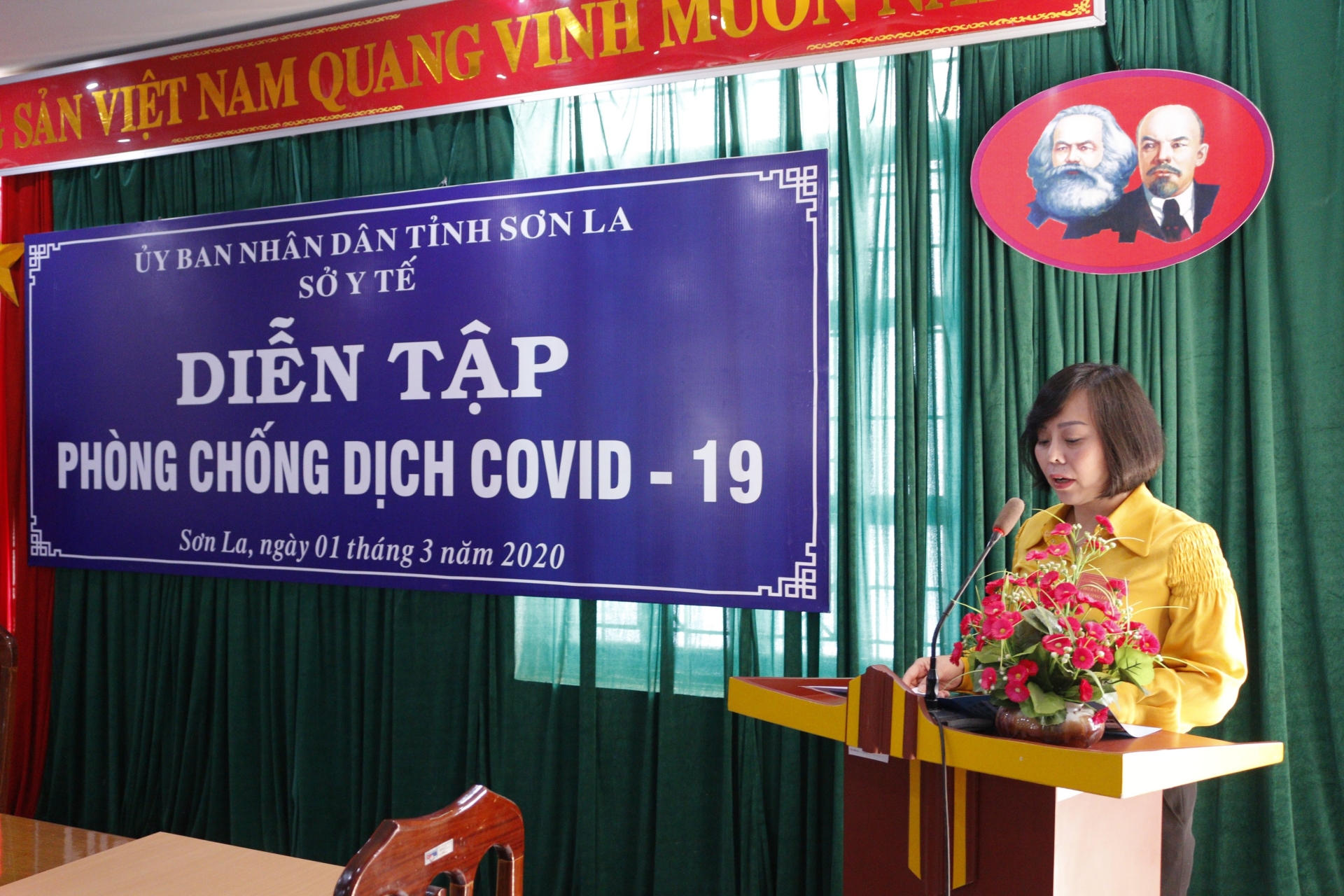 Đi từng ngõ, gõ từng nhà, quyết tâm không để dịch xâm nhập vào Sơn La