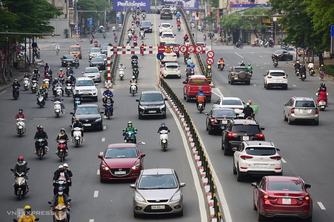 Đề xuất cho Hà Nội tự quyết tăng một số loại phí không có trong danh mục