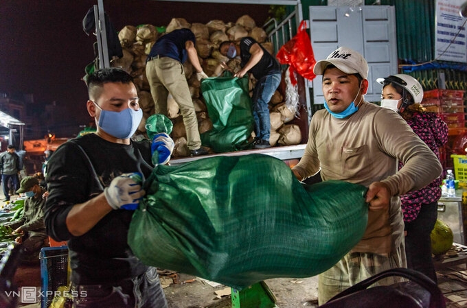 vi sao moi co 418 nguoi lao dong duoc thu huong goi 62000 ty dong