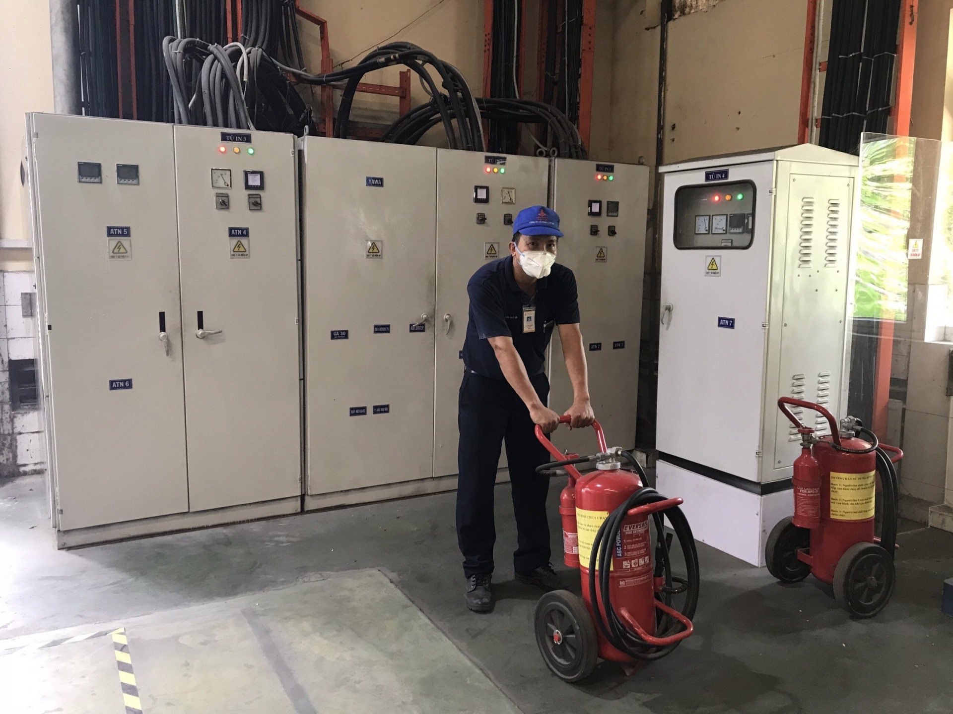 “An toàn vệ sinh lao động, phòng chống cháy nổ là nhiệm vụ sống còn” “An toàn vệ sinh lao động, phòng chống cháy nổ là nhiệm vụ sống còn”