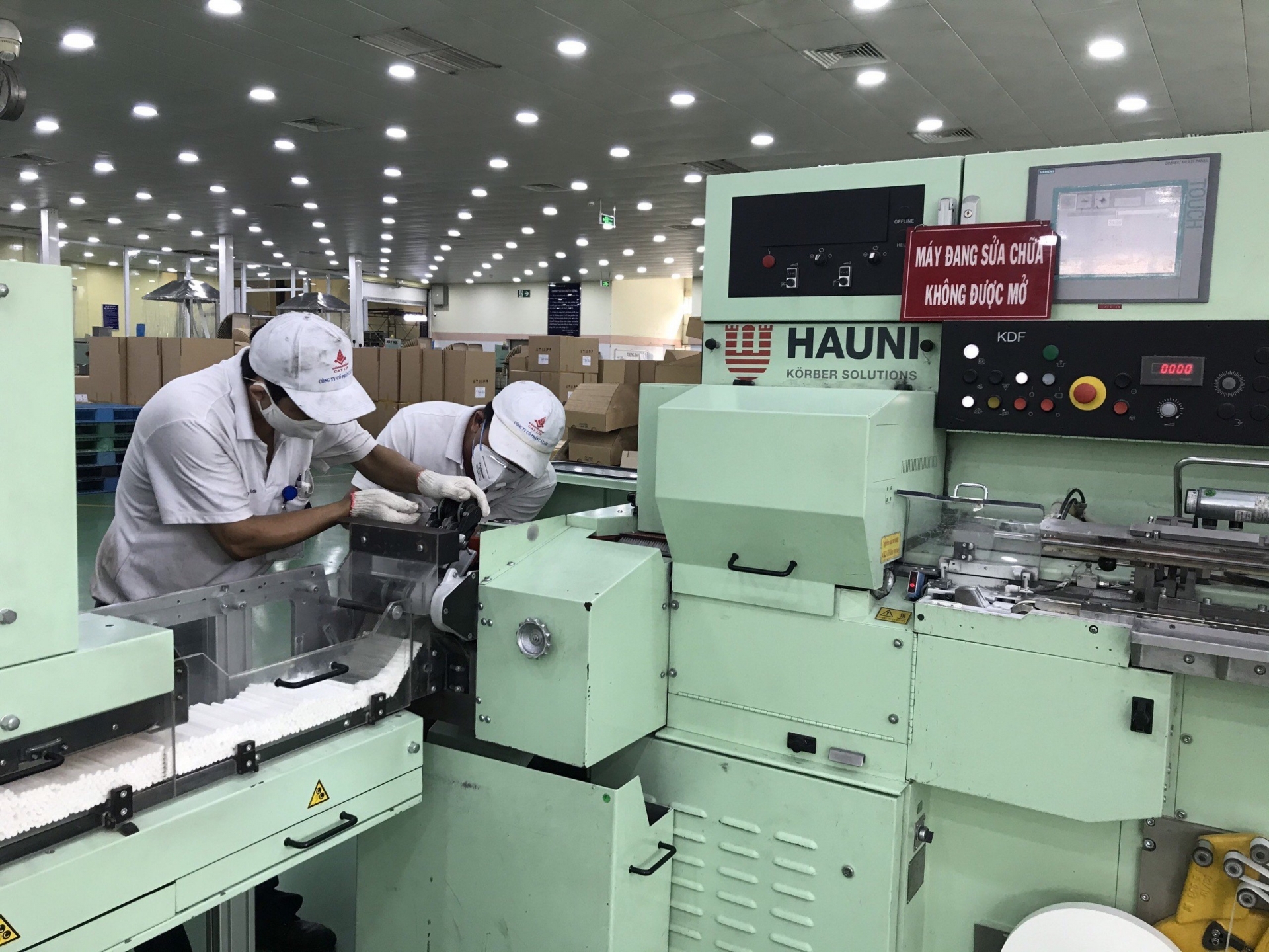 “An toàn vệ sinh lao động, phòng chống cháy nổ là nhiệm vụ sống còn” “An toàn vệ sinh lao động, phòng chống cháy nổ là nhiệm vụ sống còn”