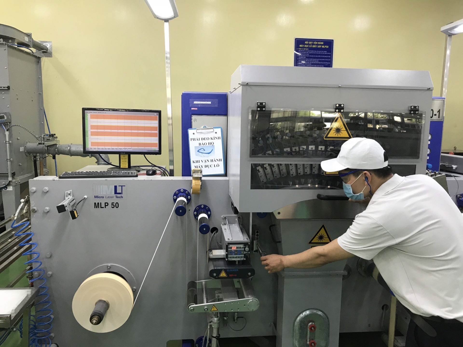 “An toàn vệ sinh lao động, phòng chống cháy nổ là nhiệm vụ sống còn” “An toàn vệ sinh lao động, phòng chống cháy nổ là nhiệm vụ sống còn”