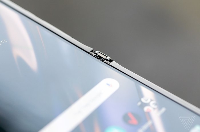 Điện thoại Motorola RAZR 2019: Siêu phẩm ra mắt, "huyền thoại" đã chính thức hồi sinh dien thoai motorola razr 2019 sieu pham ra mat huyen thoai da chinh thuc hoi sinh