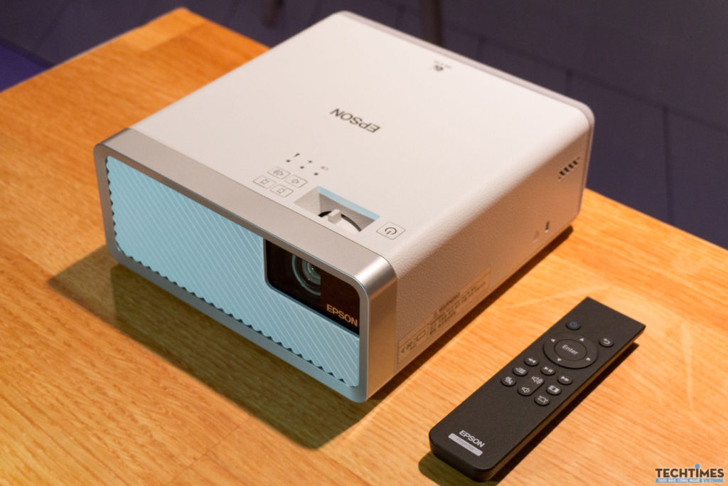 epson ef 100 may chieu 3lcd laser nho nhat the gioi da co mat tai viet nam