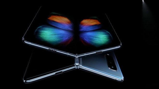 Samsung Galaxy Fold mở ra một thời đại smartphone cao cấp màn hình gập samsung galaxy fold mo ra mot thoi dai smartphone cao cap man hinh gap gia tu 50 trieu