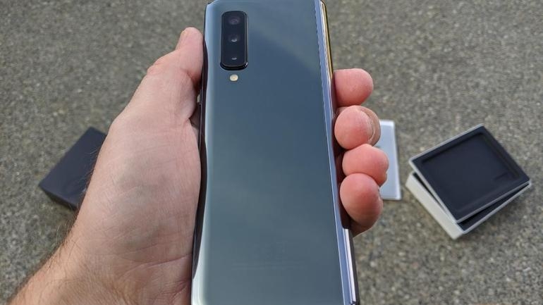 Samsung Galaxy Fold mở ra một thời đại smartphone cao cấp màn hình gập samsung galaxy fold mo ra mot thoi dai smartphone cao cap man hinh gap gia tu 50 trieu