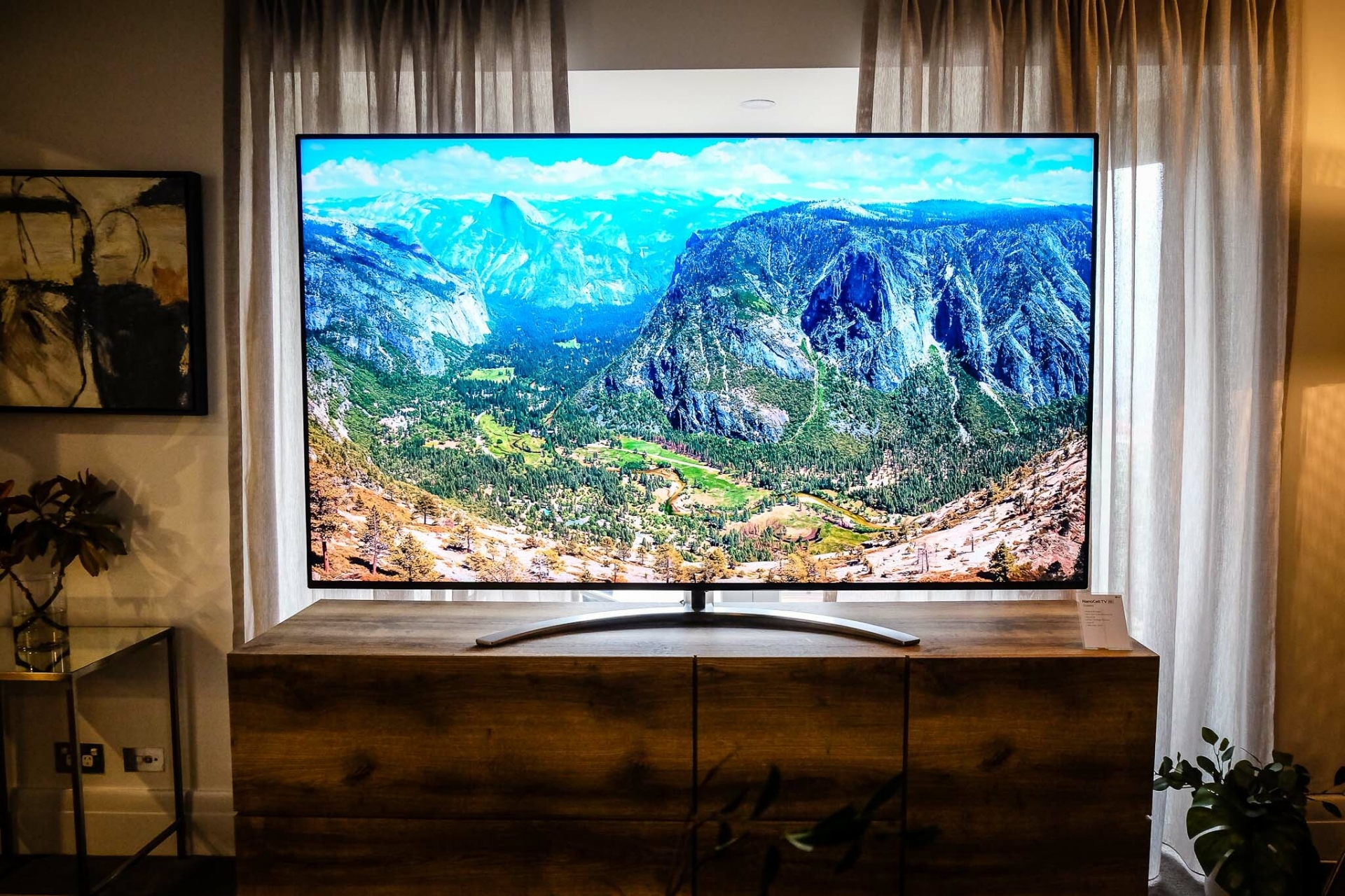 Tivi LG SM9900 công nghệ NanoCell 8K 75 inch ra mắt ở Việt Nam, mức giá 199 triệu đồng tivi lg sm9900 cong nghe nanocell 8k 75 inch ra mat o viet nam muc gia 199 trieu dong