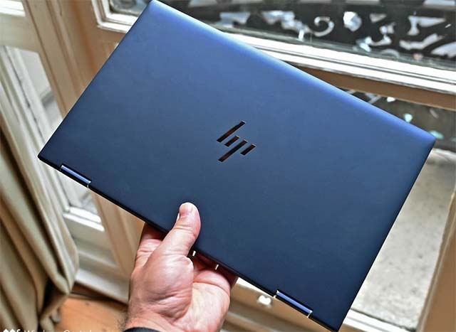 laptop hp elite dragonfly duoc trinh lang voi cac tinh nang sieu gon nhe va bao mat
