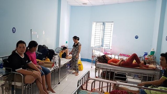 Tây Ninh: Gần 100 học sinh nhập viện cấp cứu nghi ăn xôi gà do một công ty cung cấp