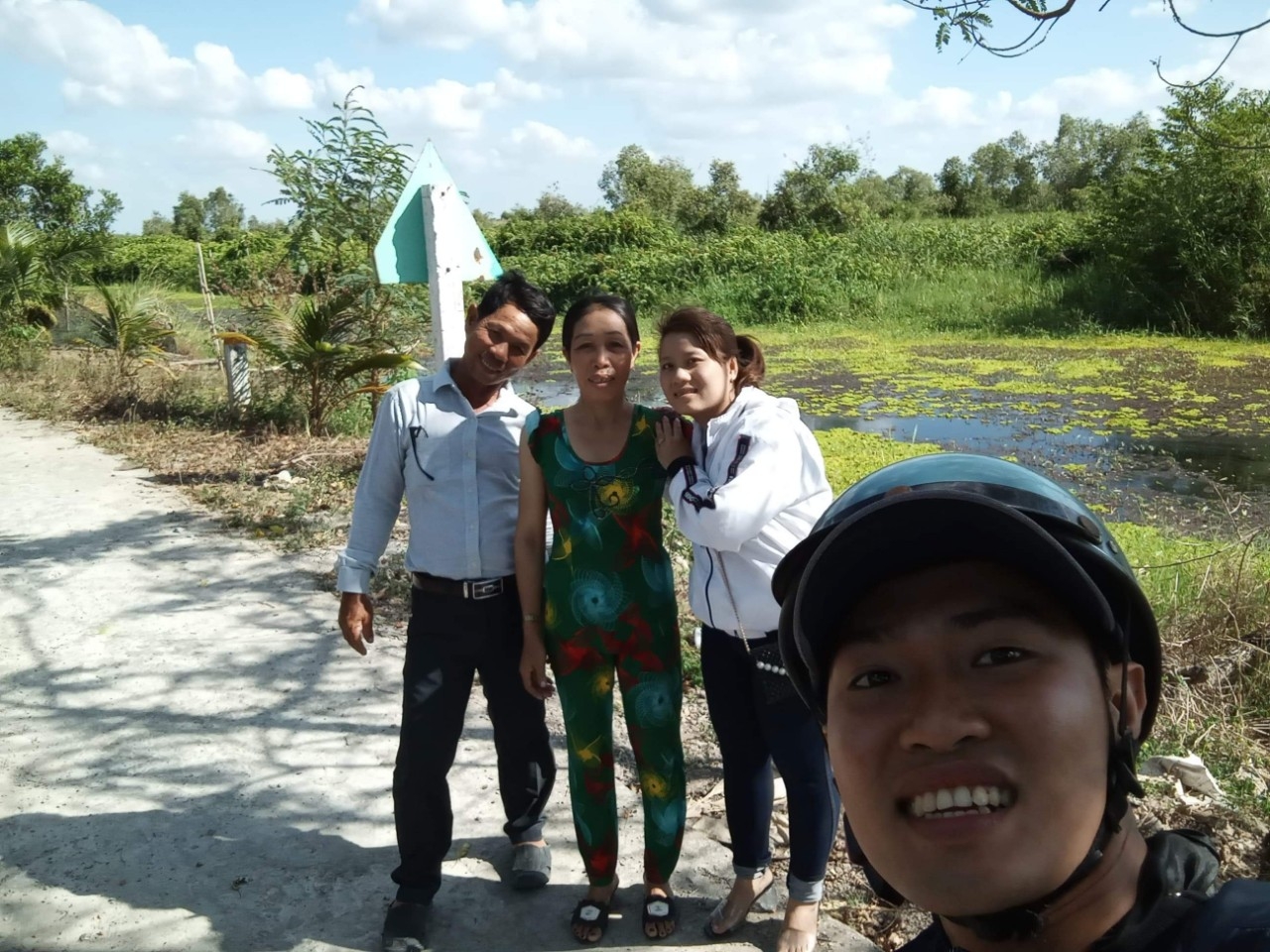 Chàng công nhân về ăn Tết muộn: Hạnh phúc vì được ở bên gia đình trong ngày đầu năm mới