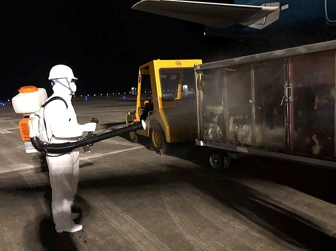 Đón 30 công dân Việt Nam từ tâm dịch Vũ Hán về nước don 30 cong dan viet nam tu tam dich vu han ve nuoc