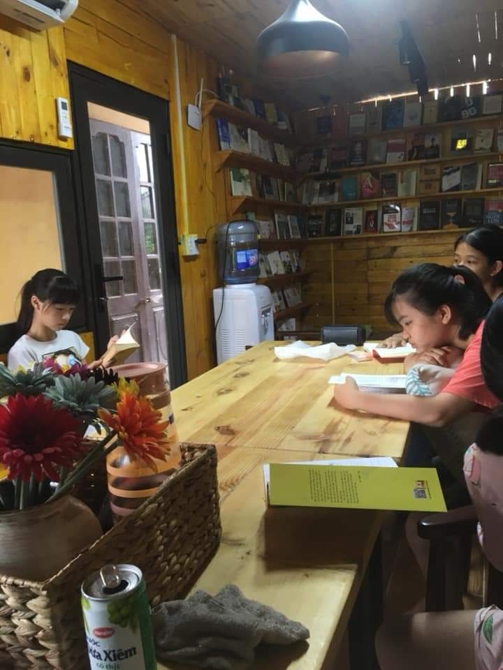 hung yen chang cong nhan 9x lan toa tinh yeu doc sach