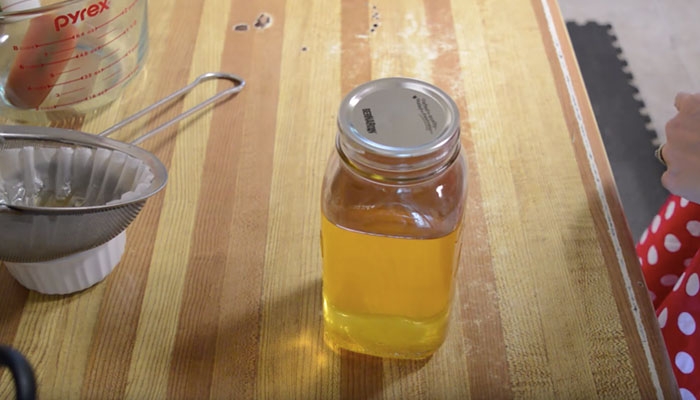 Bí quyết bảo quản và tái sử dụng dầu chiên an toàn bi quyet bao quan va tai su dung dau chien an toan