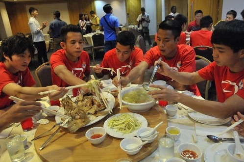 suc khoe cua cac cau thu vang truoc tran dau rat dang kinh ngac