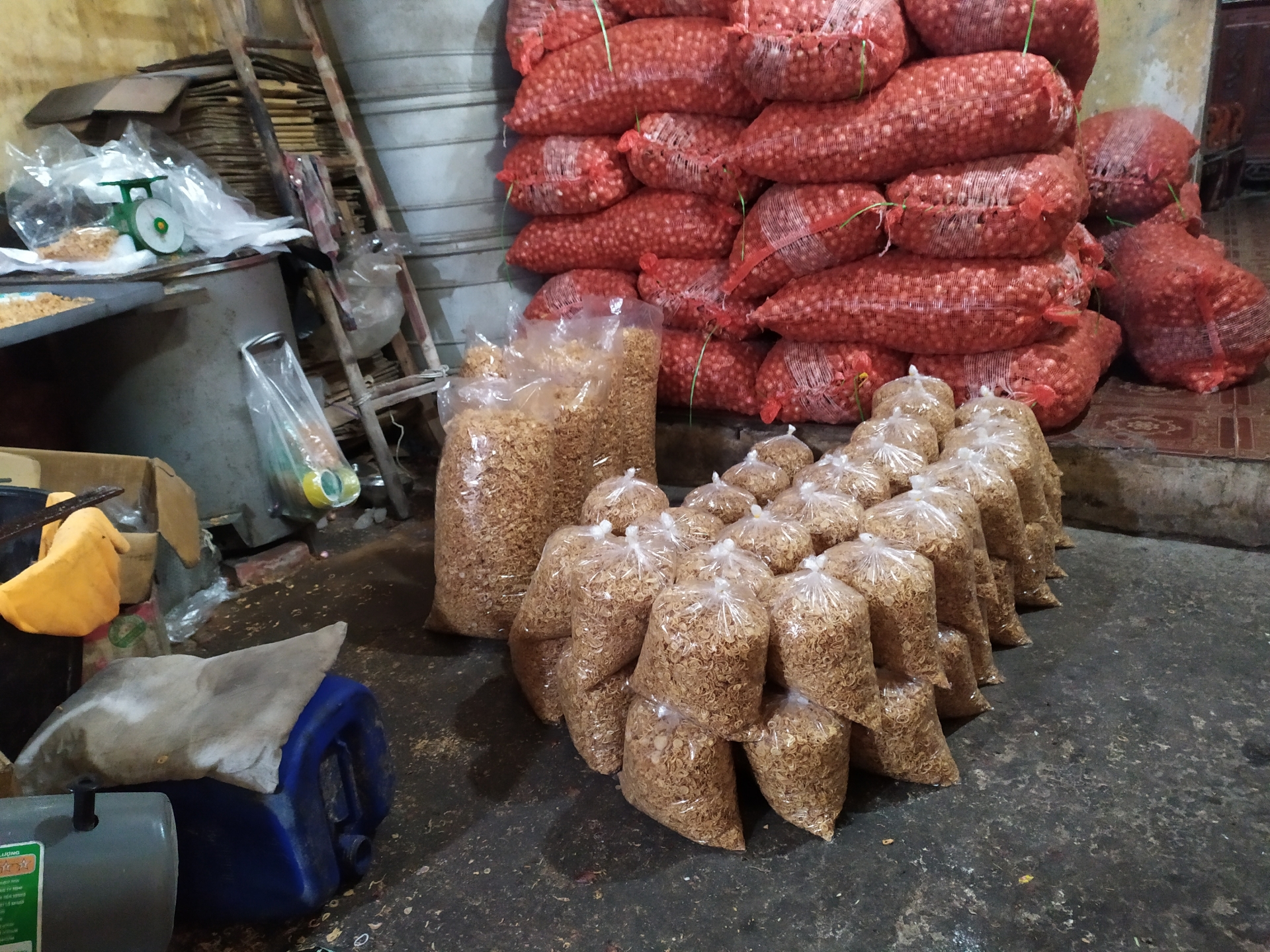 "Ám ảnh" công nghệ sản xuất hành phi bẩn ở Gia Lâm hai hung cong nghe san xuat hanh phi ban o gia lam