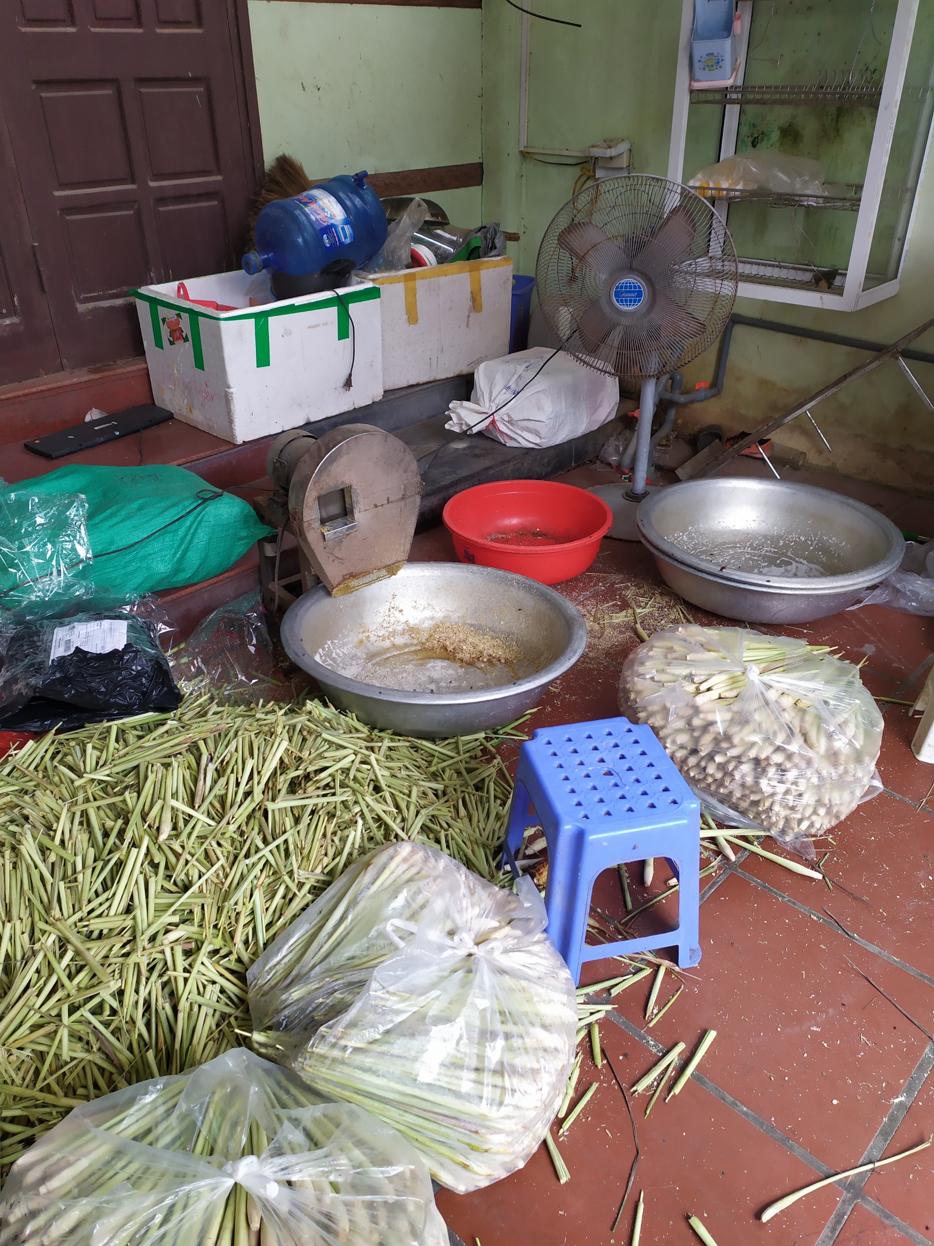 Ăn khô gà lá chanh và ruốc: Tiềm ẩn nguy cơ gây rối loạn tiêu hóa và viêm loét dạ dày an kho ga la chanh va ruoc co the gay roi loan tieu hoa va viem loet da day