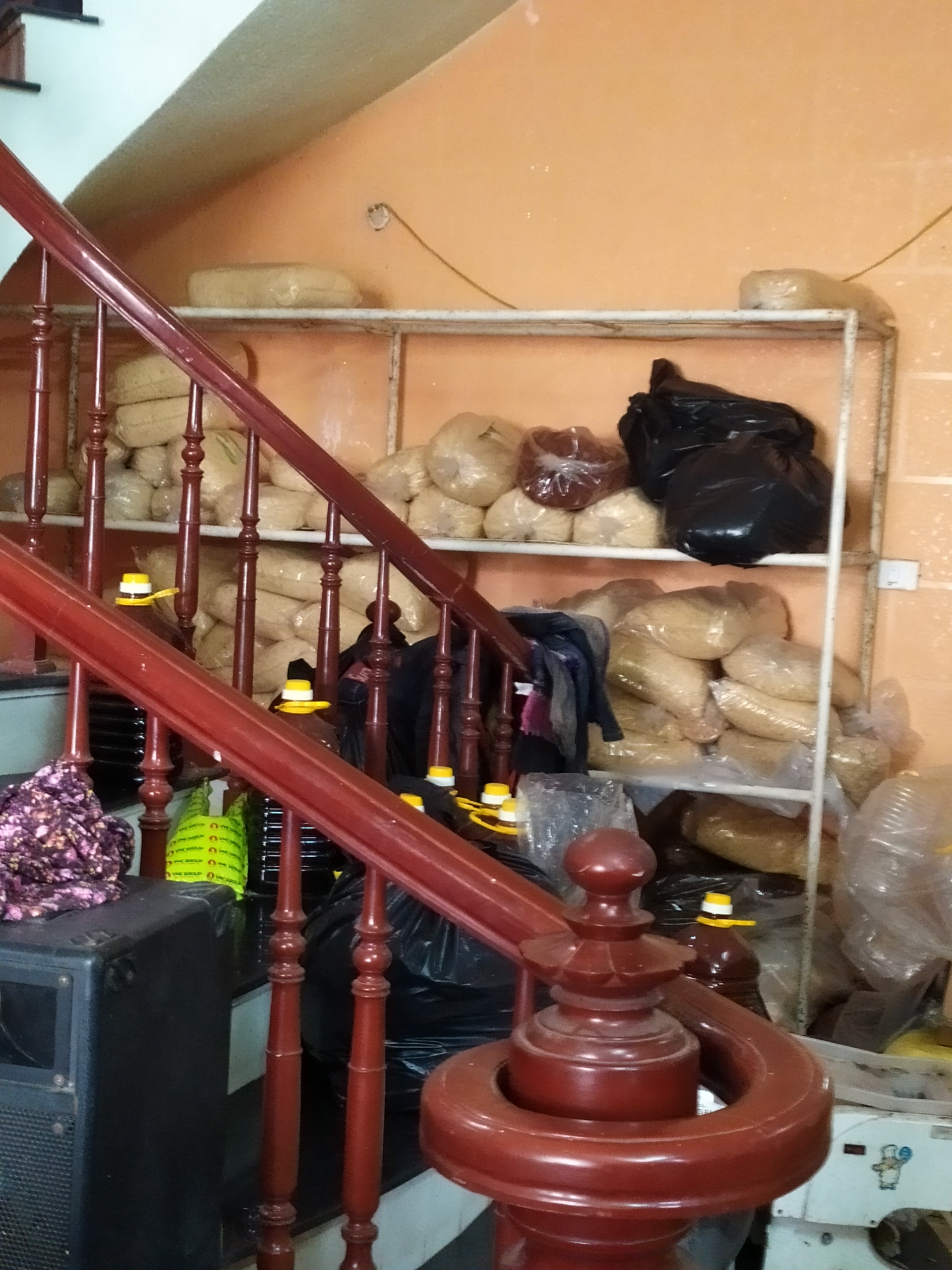 Ăn khô gà lá chanh và ruốc: Tiềm ẩn nguy cơ gây rối loạn tiêu hóa và viêm loét dạ dày an kho ga la chanh va ruoc co the gay roi loan tieu hoa va viem loet da day