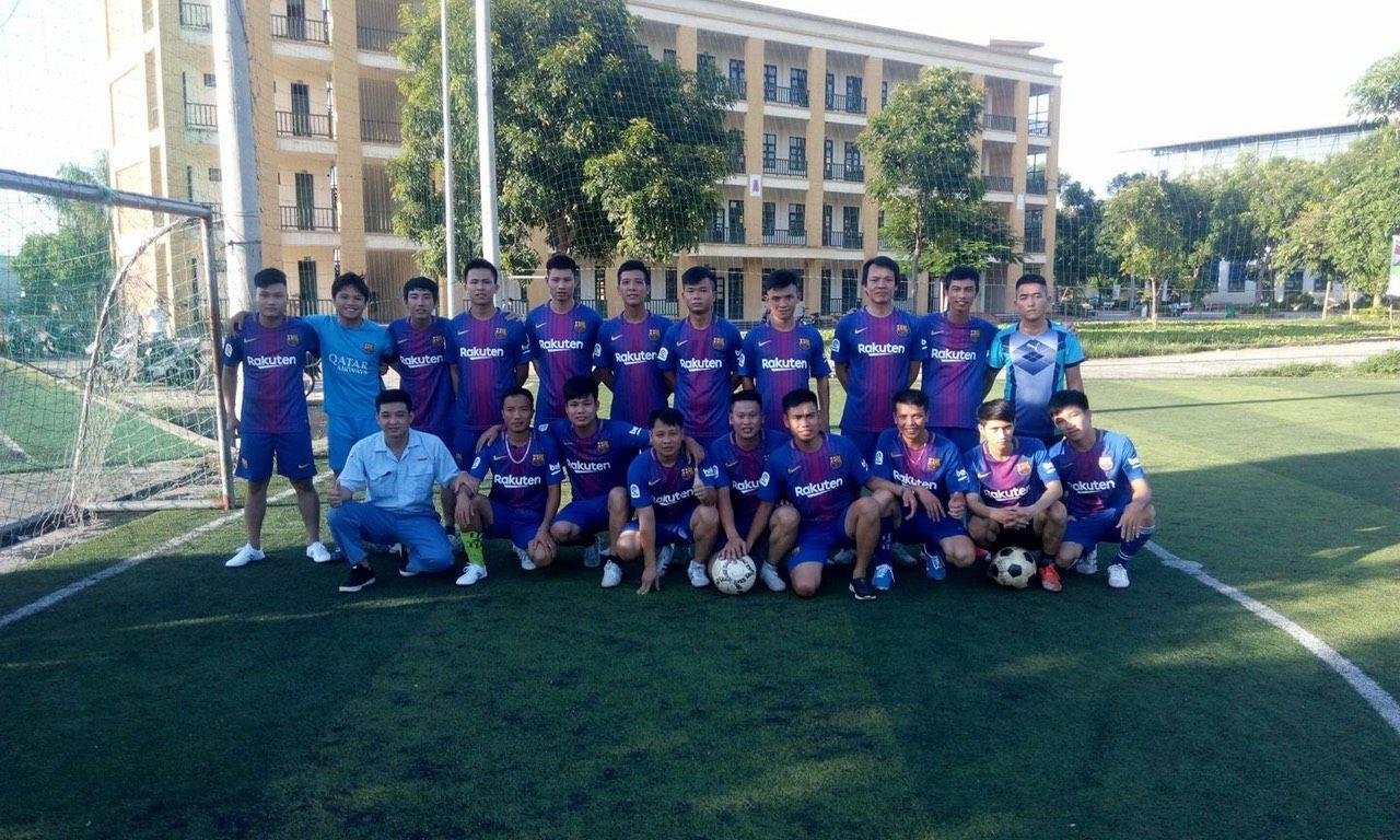 Công nhân ưu tú có nhiều sáng kiến trong lao động Công nhân ưu tú có nhiều sáng kiến trong lao động