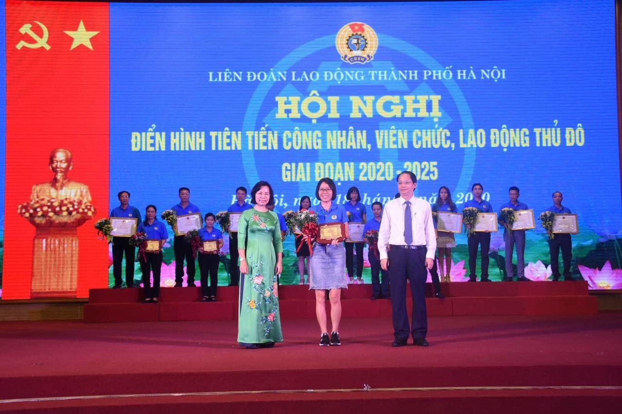 Nữ Chủ tịch công đoàn luôn sát cánh, bảo vệ người lao động Nữ Chủ tịch công đoàn luôn sát cánh, bảo vệ người lao động