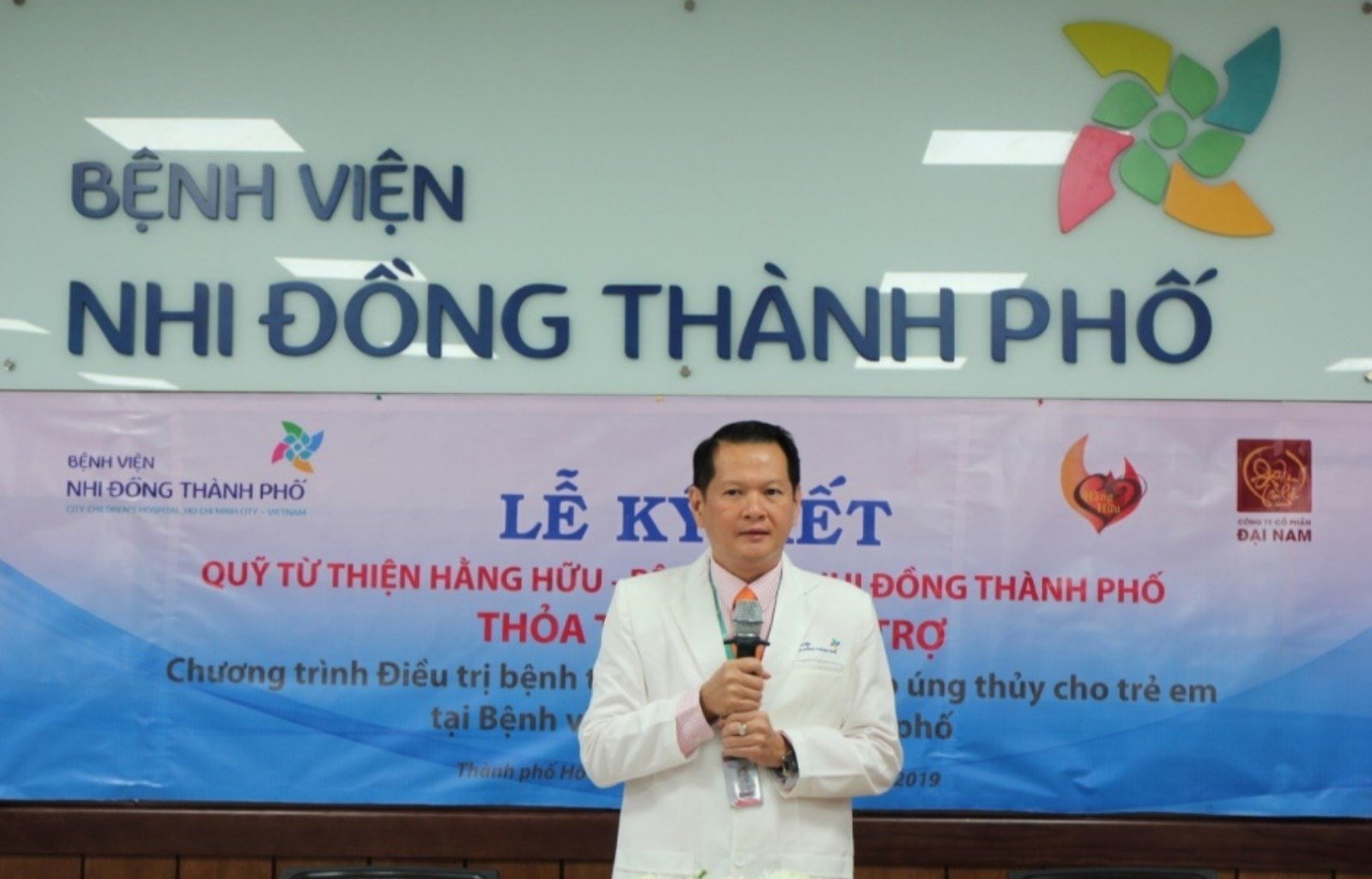 Tiếp nhận mổ tim và não úng thủy miễn phí cho trẻ em nghèo tiep nhan mo tim va nao ung thuy mien phi cho tre em ngheo
