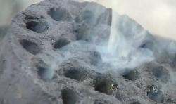 nguoi dan lac loi giua khau trang chong bui min pm25