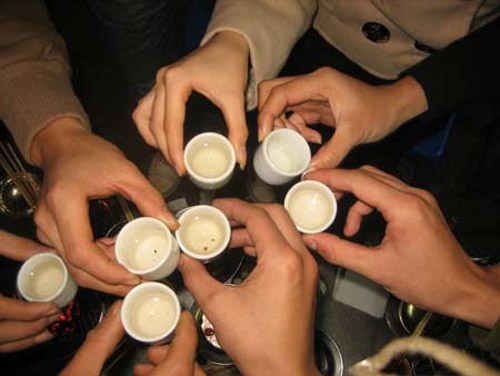 ruou co methanol se tac dong tam than manh gay ton thuong nao tham chi tu vong