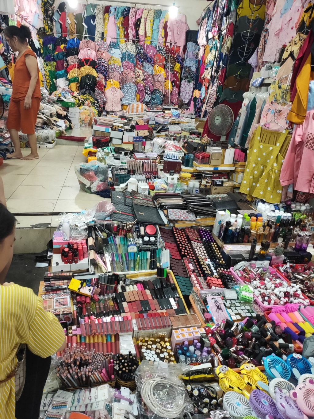 troi noi nhieu san pham lam dep khong ro nguon goc