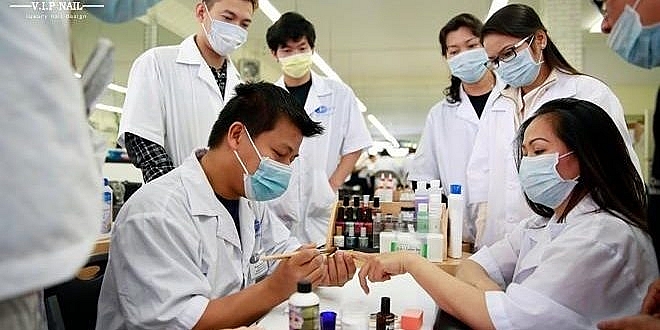 Thợ nail và những nguy cơ tiềm ẩn về nhiễm độc hóa chất tho nail va nhung nguy co tiem an ve nhiem doc hoa chat