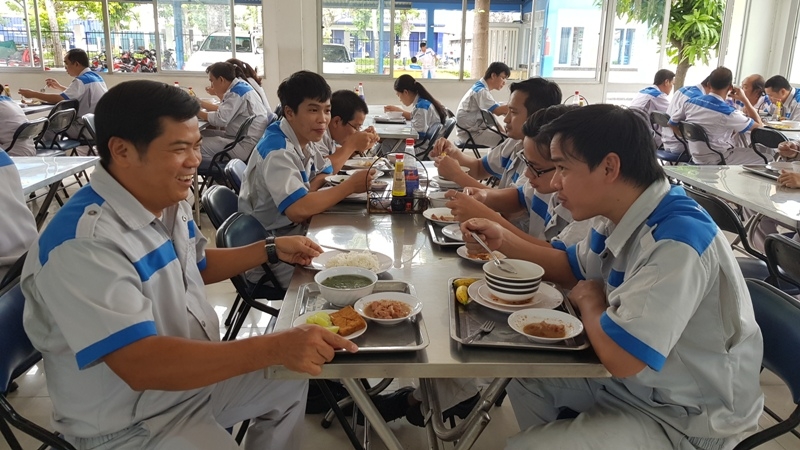 TP HCM: Công đoàn cùng doanh nghiệp lo bữa ăn sạch cho công nhân cong doan cung doanh nghiep lo bua an sach cho cong nhan