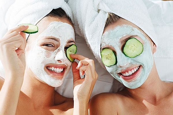 mach ban cach don gian khac phuc lan da khong deu mau