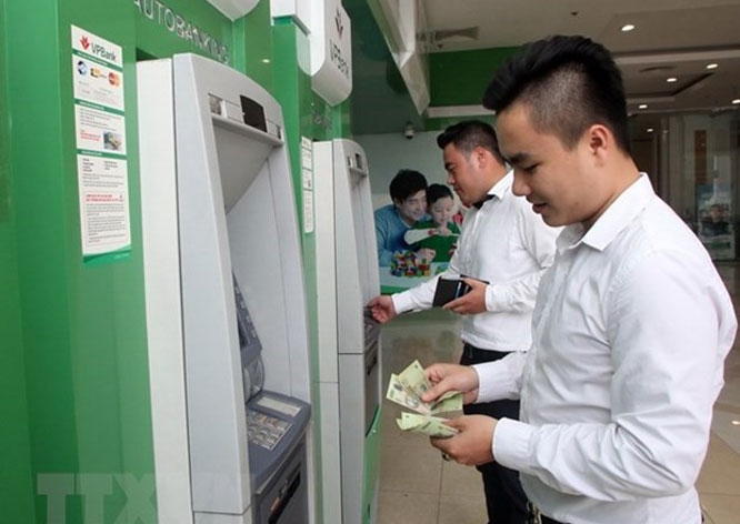 TĂNG LƯƠNG TốI THIểU VÙNG HAY KHÔNG ĐốI VớI NGƯờI LAO ĐộNG?