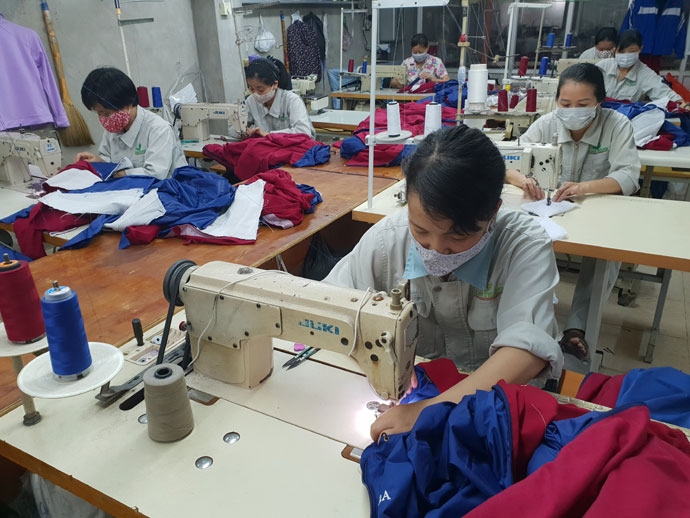 TĂNG LƯƠNG TốI THIểU VÙNG HAY KHÔNG ĐốI VớI NGƯờI LAO ĐộNG?