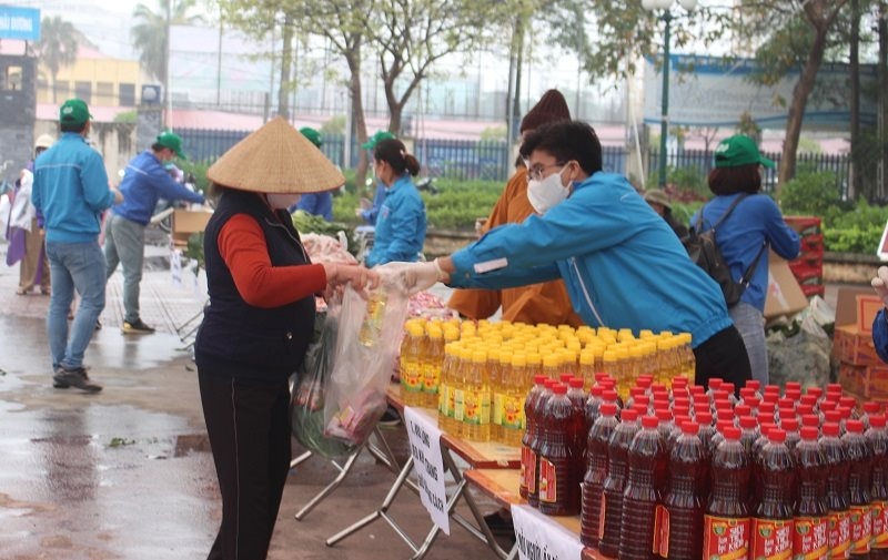 Hải Dương chia sẻ yêu thương hưởng ứng Tháng Thanh niên