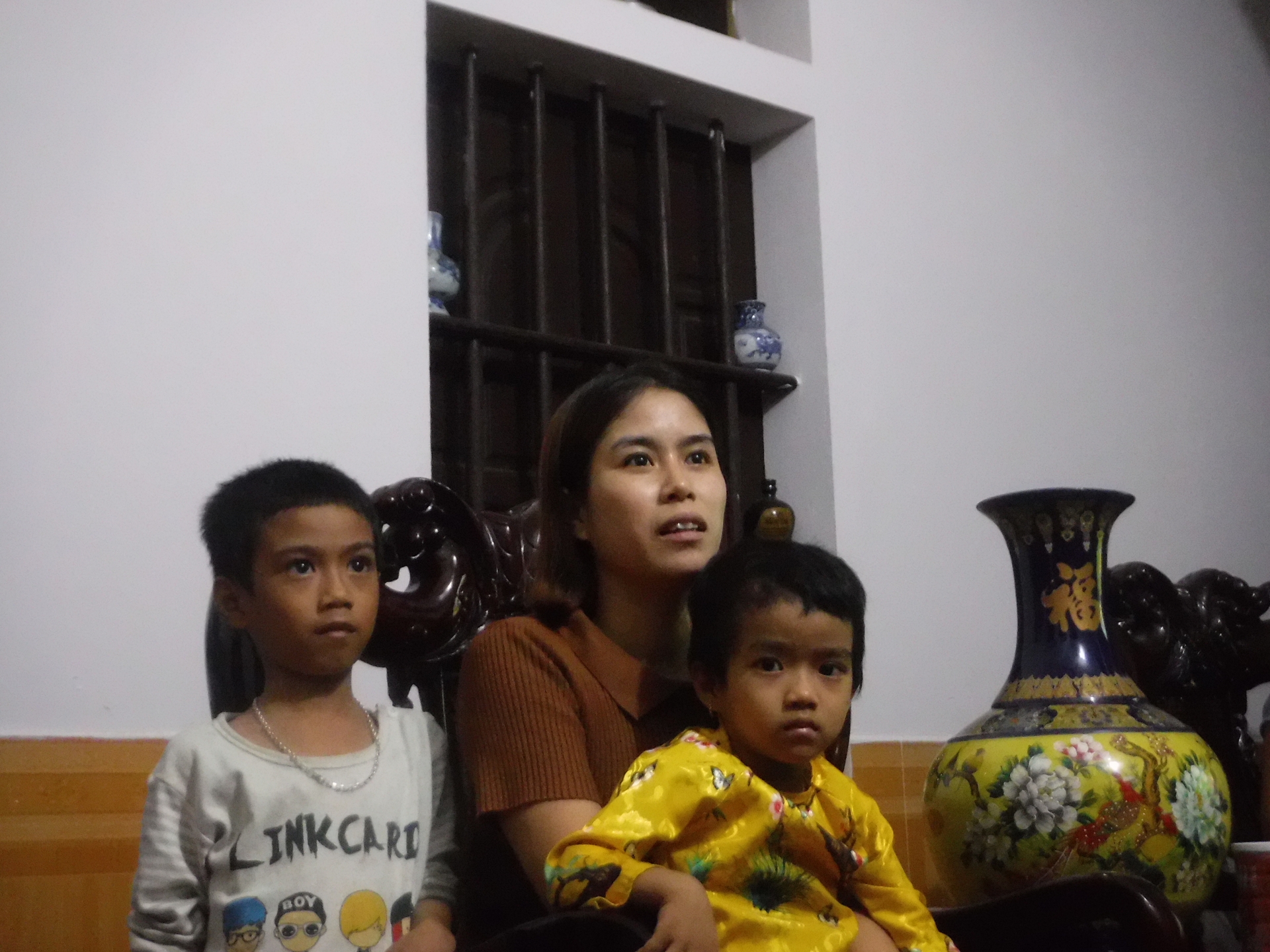 Nỗi lo gọi thành tên của công nhân và người dân quanh xưởng máy noi lo goi thanh ten cua cong nhan va nguoi dan quanh xuong may