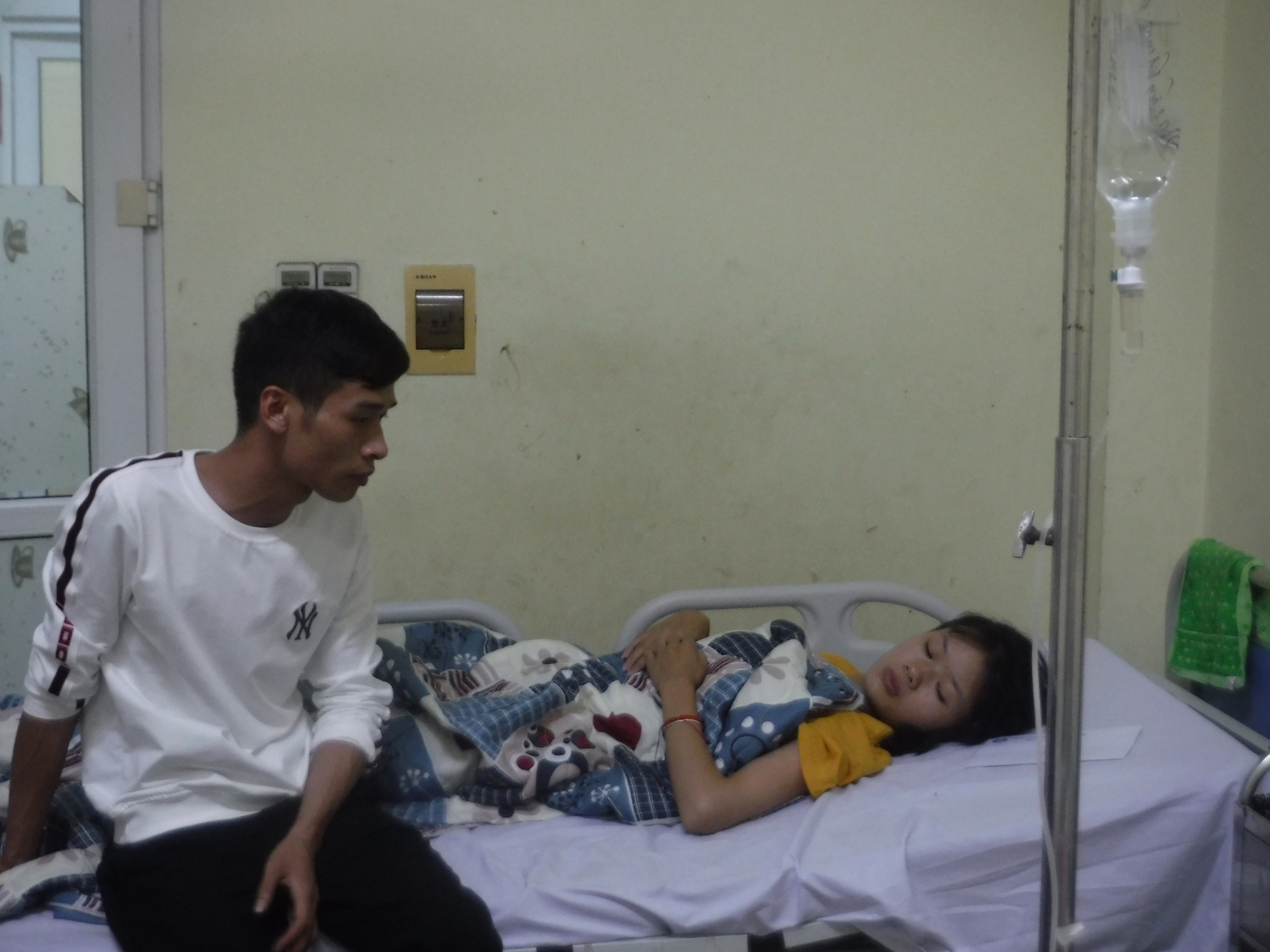 di lam tro lai cong nhan ngo doc huong luong va duoc ho tro nhu the nao