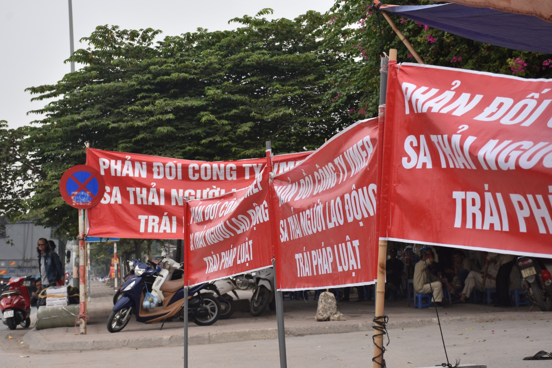 hanh trang tuoi gia cua nhung cong nhan bi lay di tuoi tre