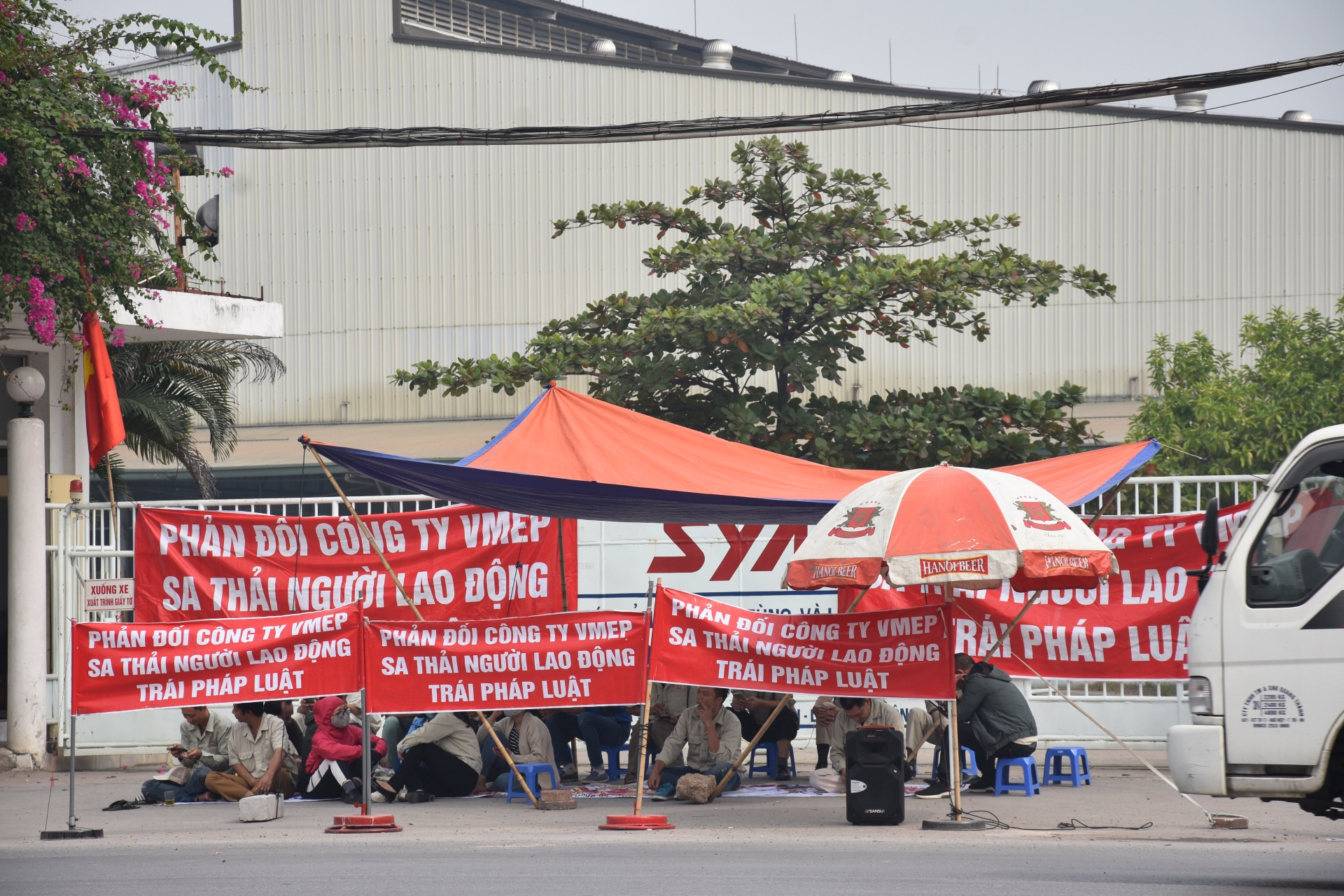 vu 149 cong nhan bi sa thai nguoi lao dong co the kien ra toa