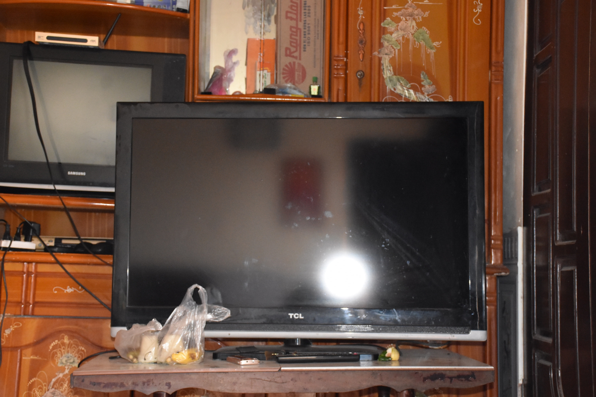 vu 149 cong nhan vmep dot nhien bi sa thai guong mat cua mot noi buon tuoi tre