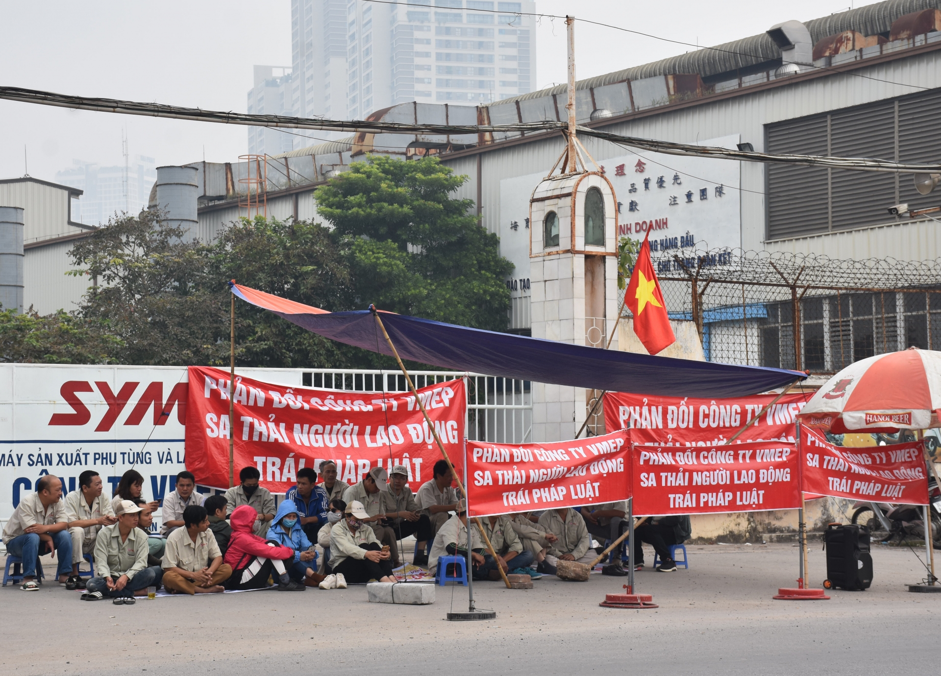 Người lao động đang bị phụ thuộc vào người sử dụng lao động nguoi lao dong dang bi phu thuoc vao nguoi su dung lao dong